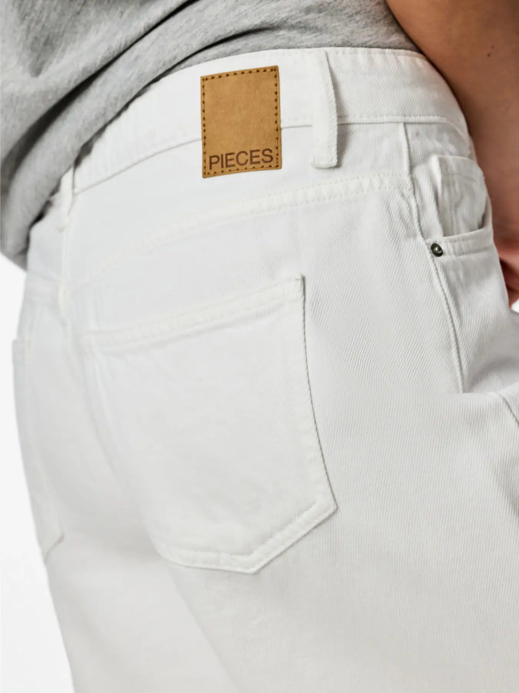 PCSKY MW DENIM JORTS WHITE