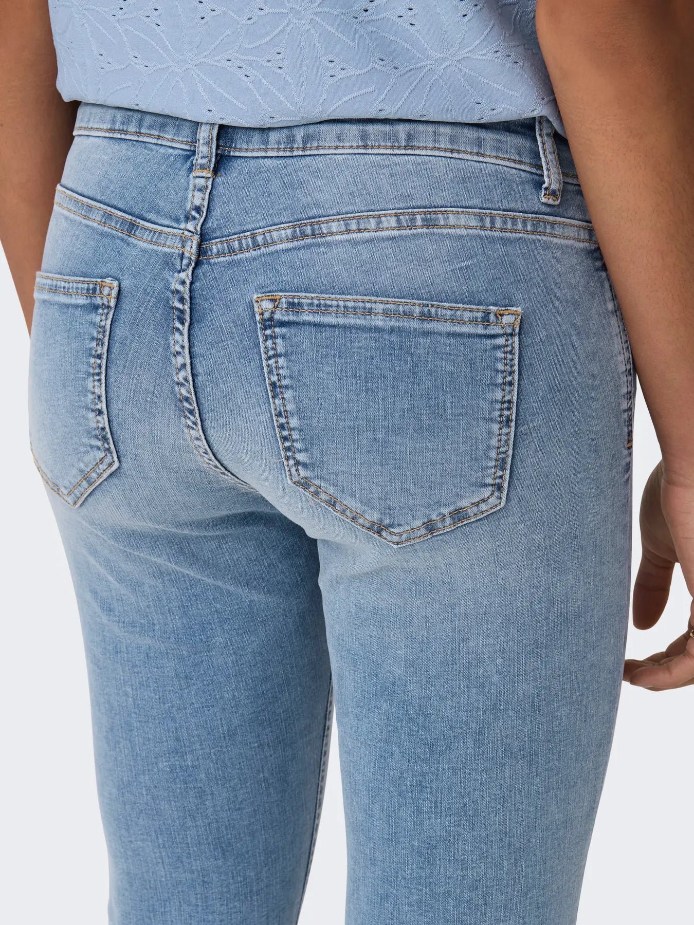 ONLBLUSH MW SLIT CAPRI