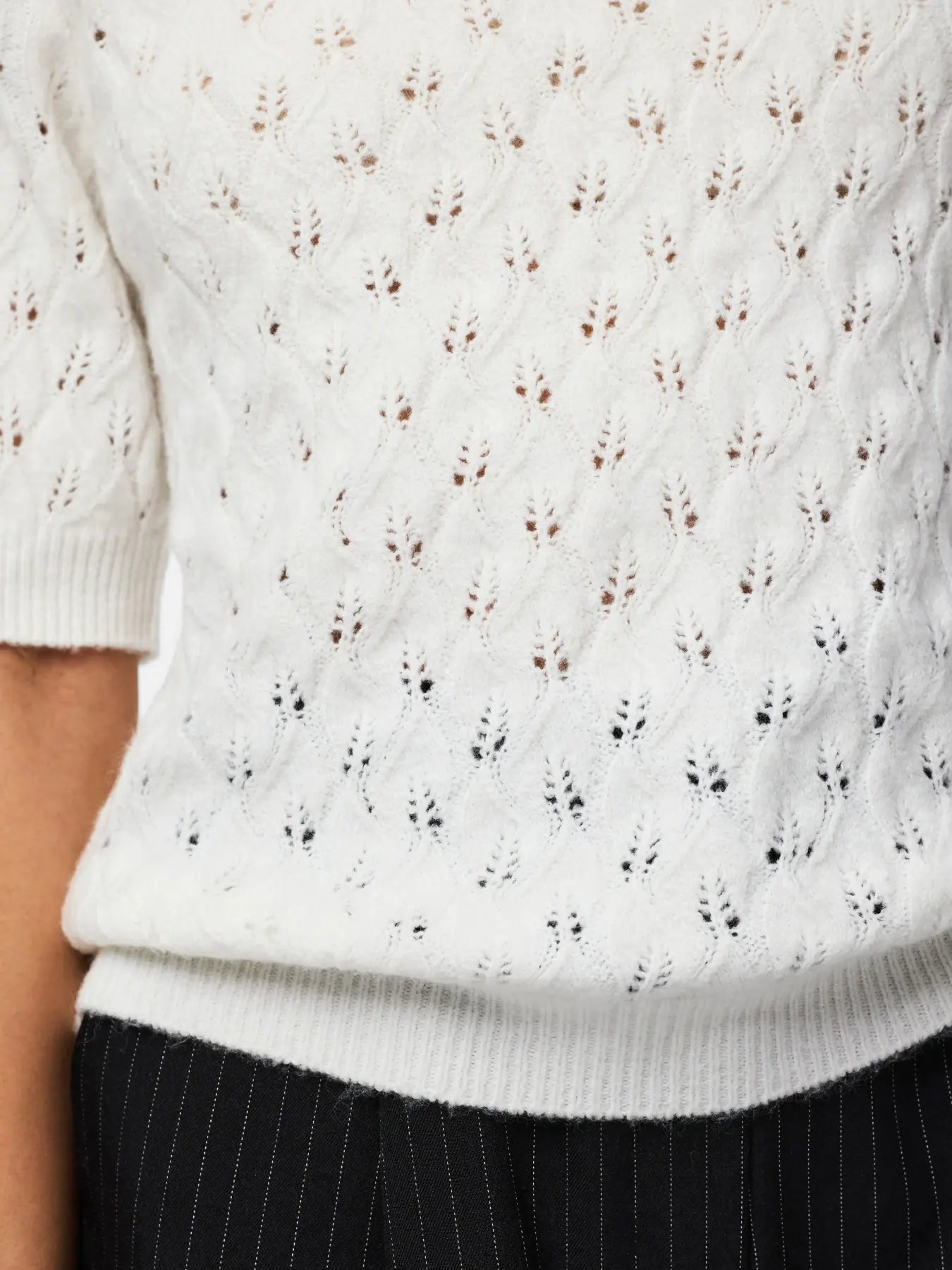 PCLELOU SS O-NECK KNIT - VIT